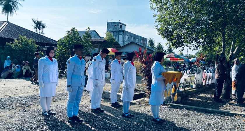Paski MAN 1 Parigi Sukses Kibarkan Bendera di Upacara Hardiknas 2026
